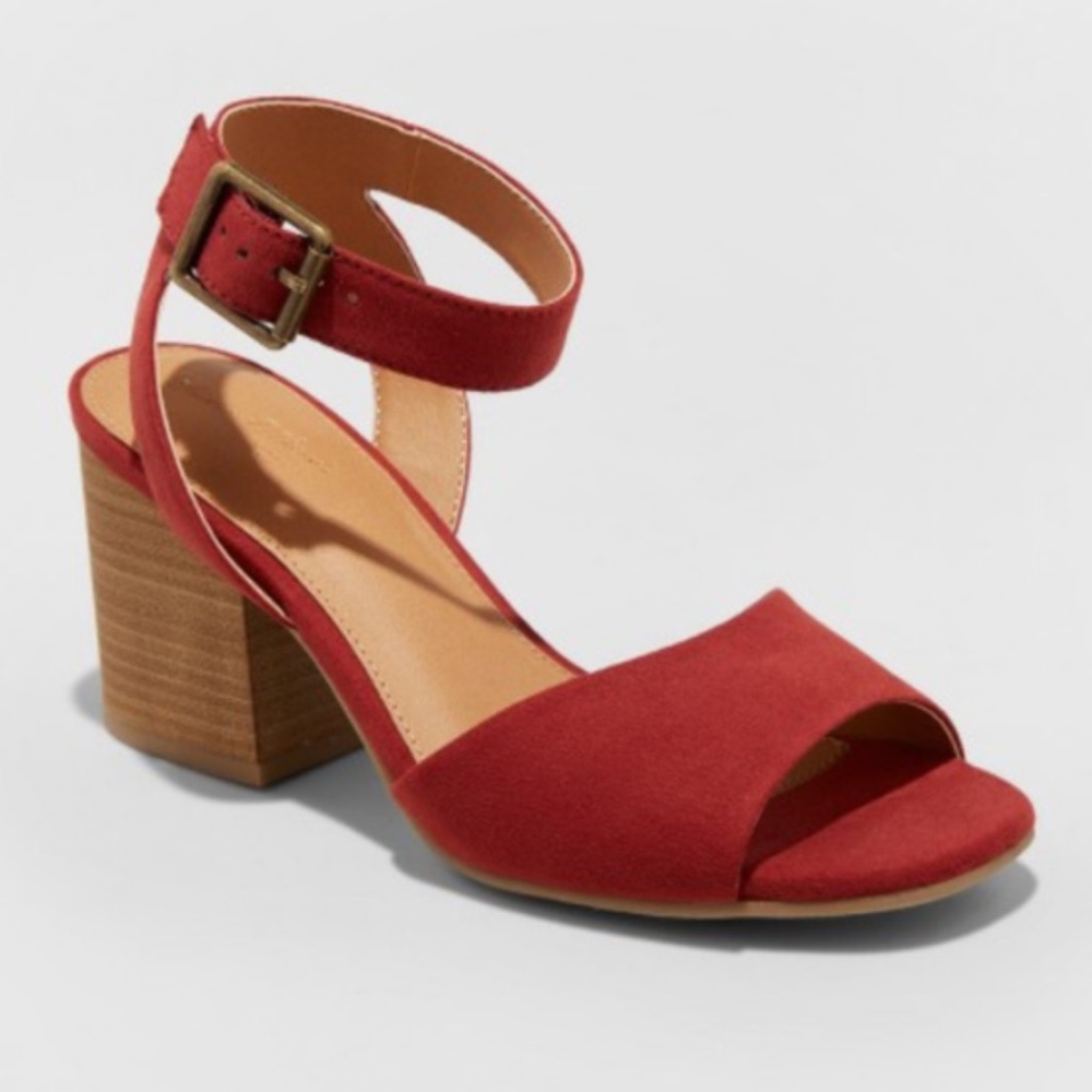 NWT Red heeled sandals